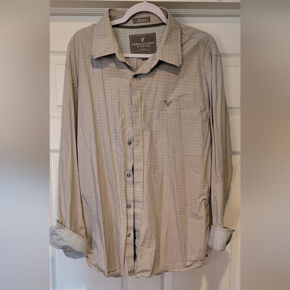 Men's American Eagle Premium Vintage Fit Gray Checkered 100% Cotton Button Down